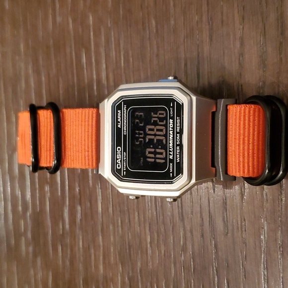 Casio W217H Chronograph Alarm Mens Watch - Picture 9 of 10